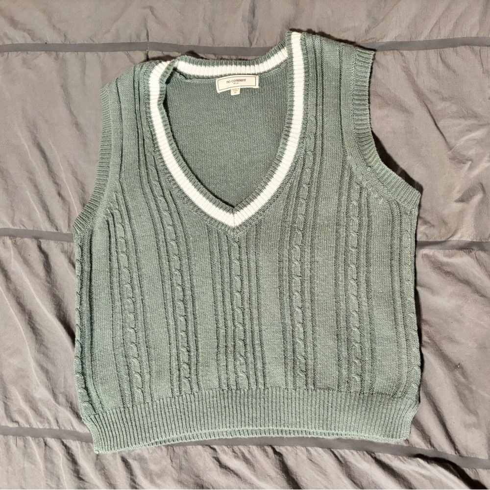 No Comment Sweater Vest. Size M!